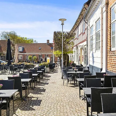 Отель Hotel Ringkobing Ринкёбинг