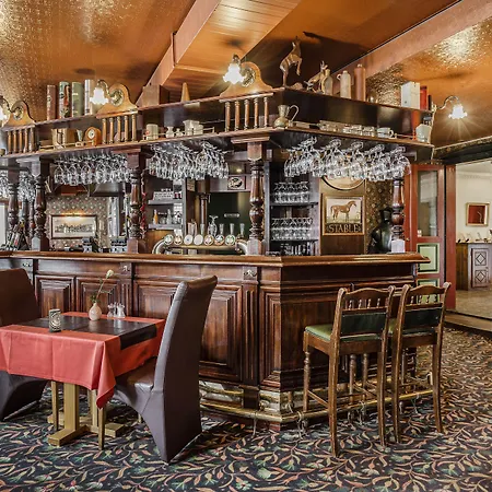 灵克宾酒店 酒店